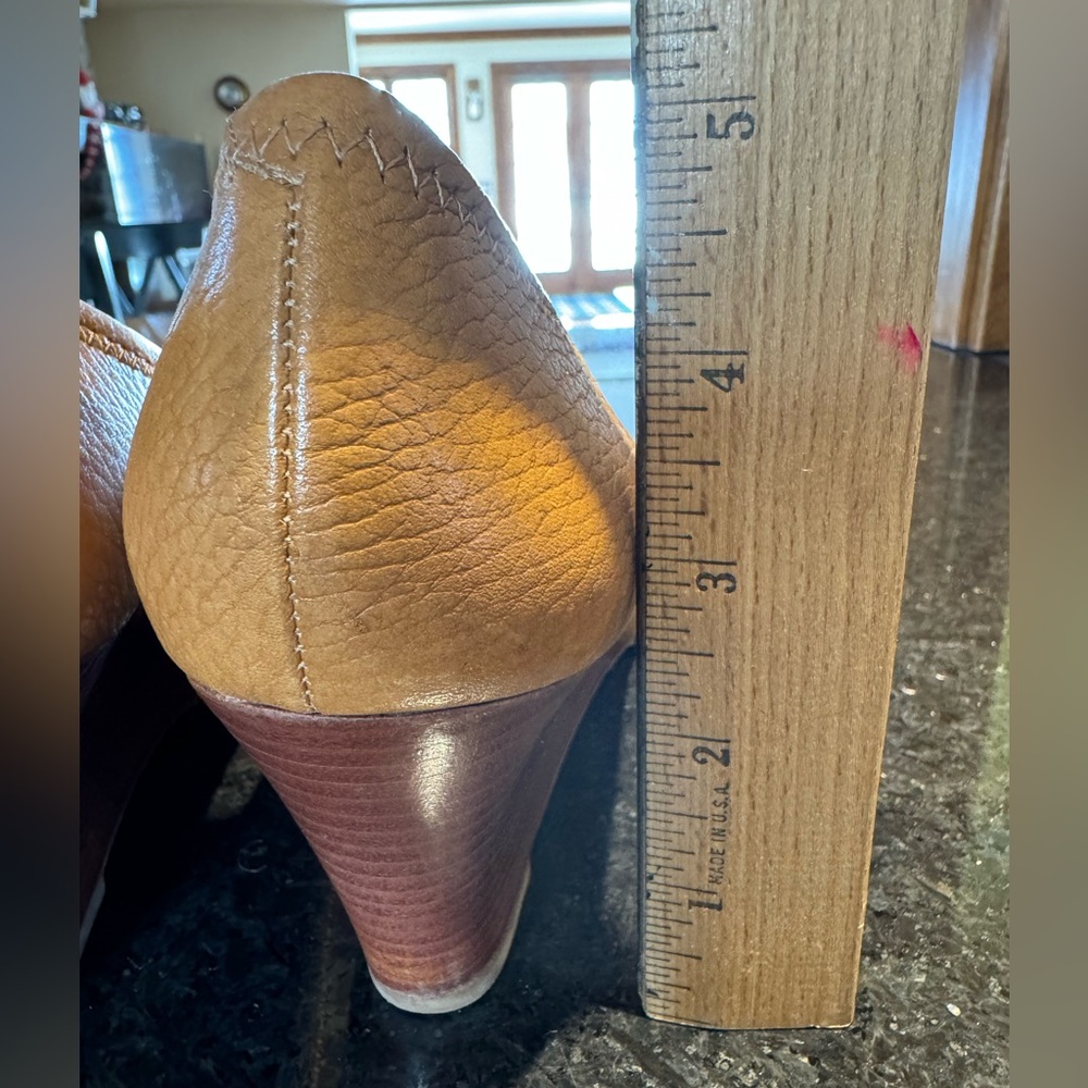 Tory Burch tan leather wedge heels. Womens size 10M. Great condition. - Picture 8 of 8